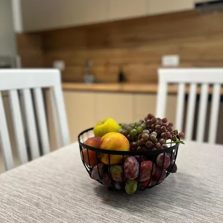 Arsi House Rrjoll 2 בית נופש