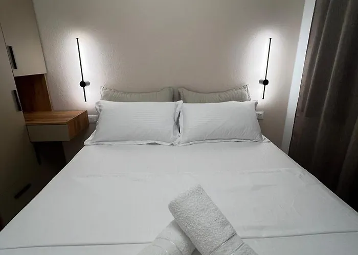 Arsi House Rrjoll 2 펜션